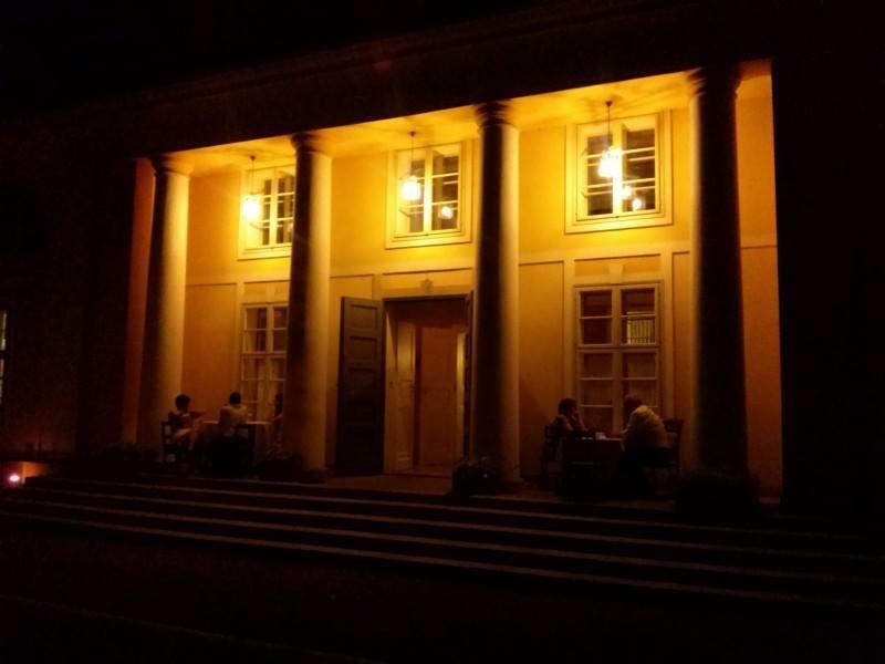 Palac Bazantarnia Pština Exteriér fotografie